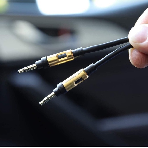 Monster 4" 3.5mm Audio Cable - Picture 2 of 4